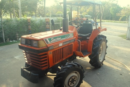 ขายรถไถ Kubota L1-20(4WD) พร้อมผานพรวน รถ2เพลา พร้อมใช้งานครับ