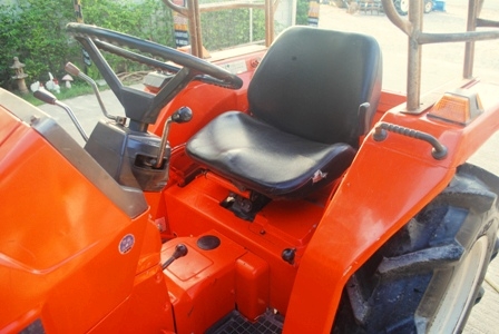 ขายรถไถ Kubota L1-20(4WD) พร้อมผานพรวน รถ2เพลา พร้อมใช้งานครับ