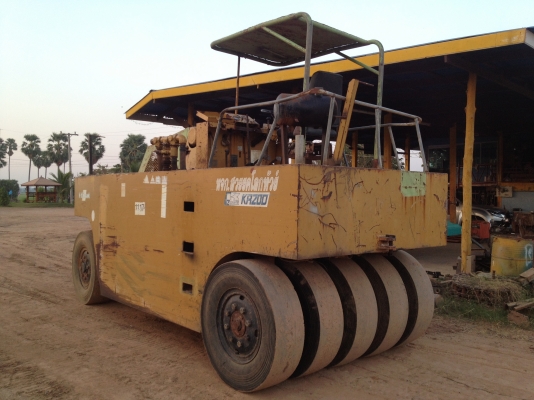 ขายรถบดล้อยาง 9 ล้อ  เล่มทะเบียน พร้อมโอน ปี 58