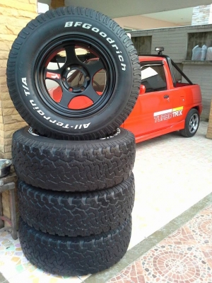 มาแล้วครับล้อหล่อรับปีใหม่ xt-9 สีดำขนาด 16x8 off 0 + BF T/A  265/70/16 ปี 11 ลองดูก่อนครับ