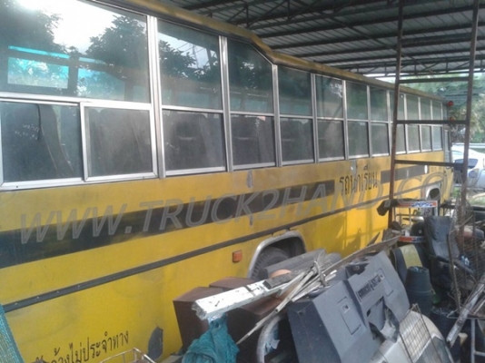 รถโดยสารส่วนบุคคล 42 ที่นั่ง  ยี่ห้อ NISSAN 6 สูบ