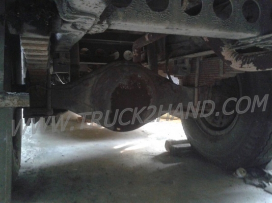 รถโดยสารส่วนบุคคล 42 ที่นั่ง  ยี่ห้อ NISSAN 6 สูบ