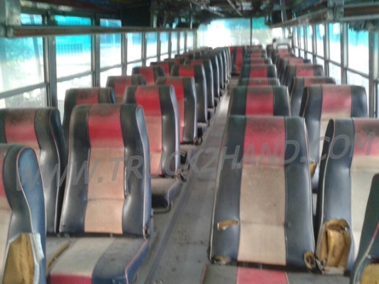 รถโดยสารส่วนบุคคล 42 ที่นั่ง  ยี่ห้อ NISSAN 6 สูบ