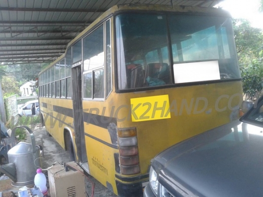 รถโดยสารส่วนบุคคล 42 ที่นั่ง  ยี่ห้อ NISSAN 6 สูบ