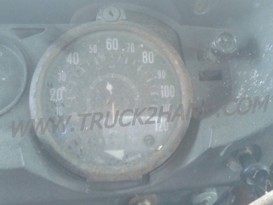 รถโดยสารส่วนบุคคล 42 ที่นั่ง  ยี่ห้อ NISSAN 6 สูบ