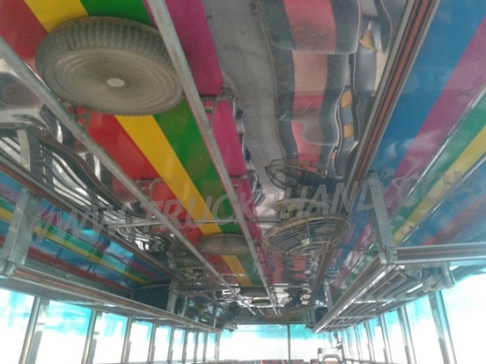 รถโดยสารส่วนบุคคล 42 ที่นั่ง  ยี่ห้อ NISSAN 6 สูบ