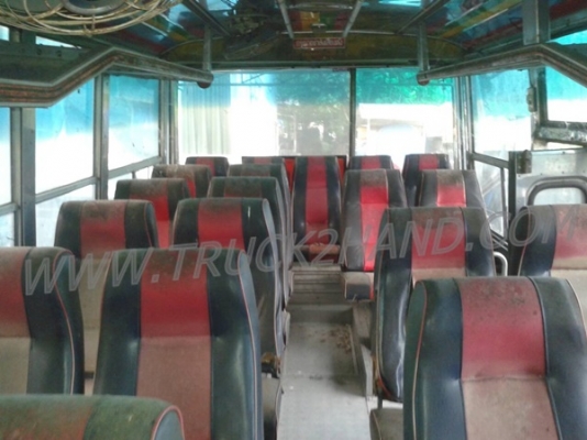 รถโดยสารส่วนบุคคล 42 ที่นั่ง  ยี่ห้อ NISSAN 6 สูบ