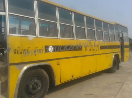 รถโดยสารส่วนบุคคล 42 ที่นั่ง  ยี่ห้อ NISSAN 6 สูบ