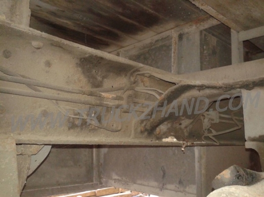 รถโดยสารส่วนบุคคล 42 ที่นั่ง  ยี่ห้อ NISSAN 6 สูบ