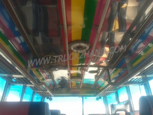 รถโดยสารส่วนบุคคล 42 ที่นั่ง  ยี่ห้อ NISSAN 6 สูบ