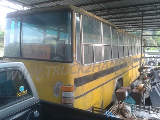 รถโดยสารส่วนบุคคล 42 ที่นั่ง  ยี่ห้อ NISSAN 6 สูบ