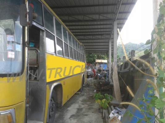 รถโดยสารส่วนบุคคล 42 ที่นั่ง  ยี่ห้อ NISSAN 6 สูบ