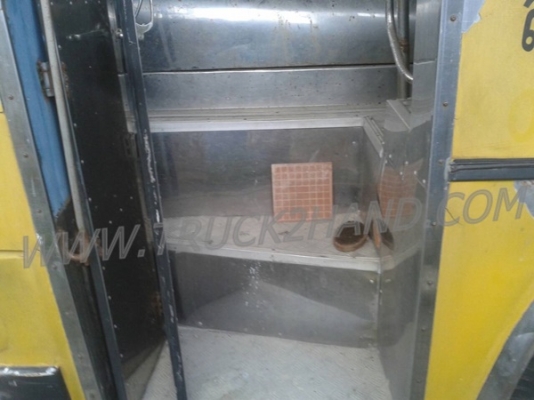 รถโดยสารส่วนบุคคล 42 ที่นั่ง  ยี่ห้อ NISSAN 6 สูบ