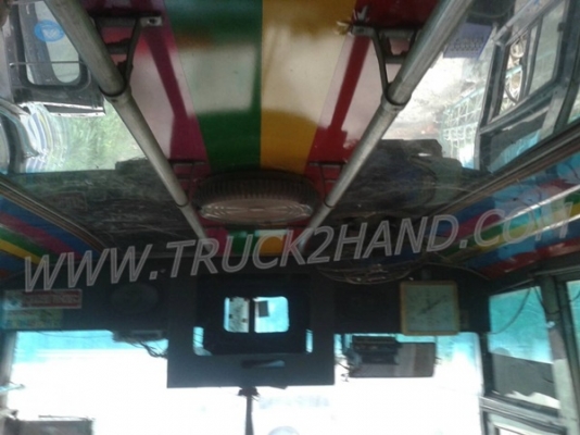 รถโดยสารส่วนบุคคล 42 ที่นั่ง  ยี่ห้อ NISSAN 6 สูบ