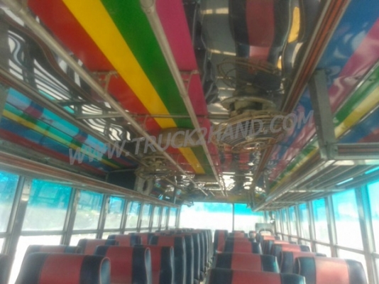 รถโดยสารส่วนบุคคล 42 ที่นั่ง  ยี่ห้อ NISSAN 6 สูบ