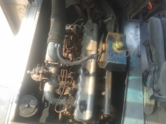 รถโดยสารส่วนบุคคล 42 ที่นั่ง  ยี่ห้อ NISSAN 6 สูบ