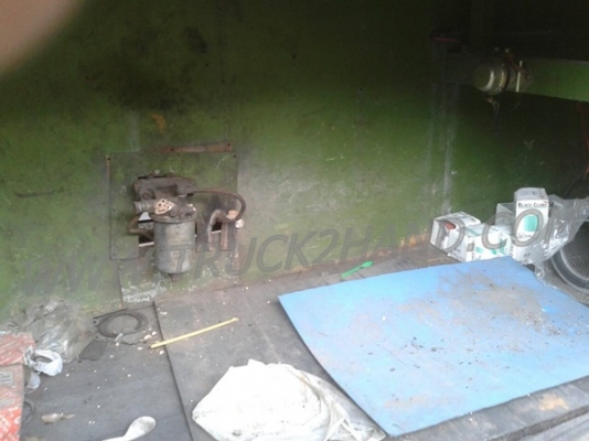 รถโดยสารส่วนบุคคล 42 ที่นั่ง  ยี่ห้อ NISSAN 6 สูบ