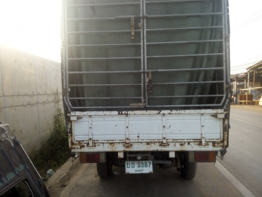 ขายรถสวย สี่ล้อพร้อมใช้งาน NKR66E , เครื่อง 4HF1 4300cc. เพลาลอย  พร้อมใช้งานครับ ไม่ติดเวลาวิ่งสบาย