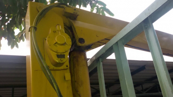 ขายรถ 6 ล้อ HINO FC ติดเครน 3 ตัน กะบะยาว 5 เมตร