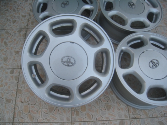 ขายล้อแม็กมือสอง Toyota corolla ปี2000 14" พร้อมยางปี12 สนใจติดต่อเล็กคลองสามครับ 081-3747940