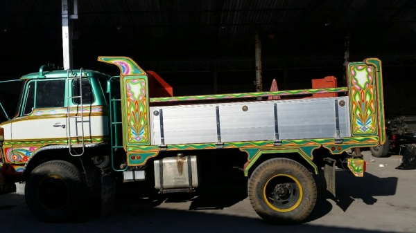 HINO KR 320 6ล้อดั๊มมิเนียมสภาพพร้อมใช้งาน