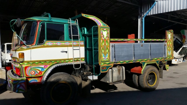 HINO KR 320 6ล้อดั๊มมิเนียมสภาพพร้อมใช้งาน