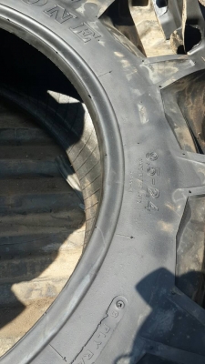 ** ราคา 5,500 บาทเท่านั้น ** ยางรถไถขอบ24 ขนาด 9.5-24 ลายก้าง ยี่ห้อ Deestone เกรดA