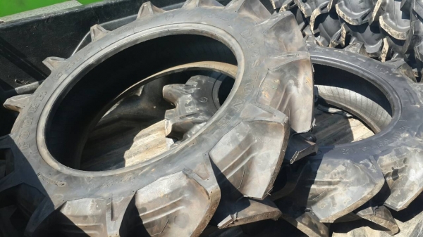** ราคา 5,500 บาทเท่านั้น ** ยางรถไถขอบ24 ขนาด 9.5-24 ลายก้าง ยี่ห้อ Deestone เกรดA