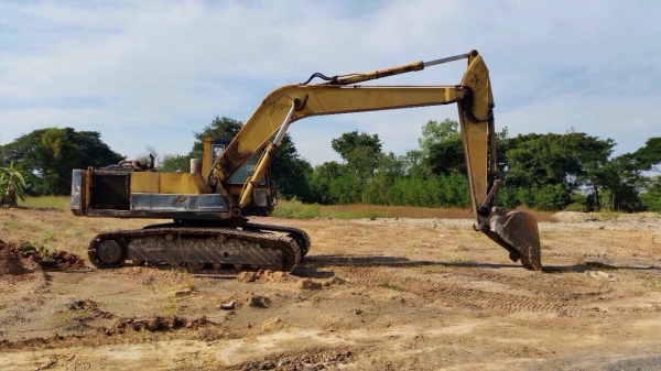 ขายรถแบ็คโฮ KOMATSU PC200-3 เครื่องเดิม ปั๊มเดิม รถทำงานอยู่ เอกสารสัญญาซื้อขาย