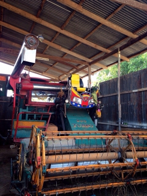 ขายรถเกี่ยวข้าวบางไทร ตัวเดิน 12 ht ปั๊มไดกิ้นเบอร์ 23 โซ่ 48 ข้อ อุ้ม 2.5 ตัน เครื่อง 6HH turbo 220 แรง พร้อมใช้งานค่ะ ขายรถเกี่ยวข้าวบางไทร ตัวเดิน 12 ht ปั๊มไดกิ้นเบอร์ 23 โซ่ 48 ข้อ อุ้ม 2.5 ตัน เครื่อง 6HH turbo 220 แรง พร้อมใช้งานค่ะ