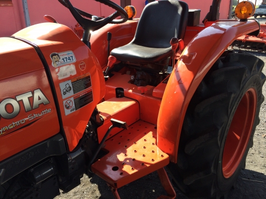 Kubota L3608