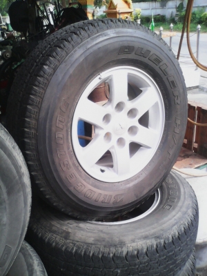 แม๊ก 6 รู  16X7J  MITSUBISHI ปาเจโร่ และ NAVARA  ยางBRIDGESTONE 265/70R16 ชุด 4 ล้อ TEL.081-427-3941