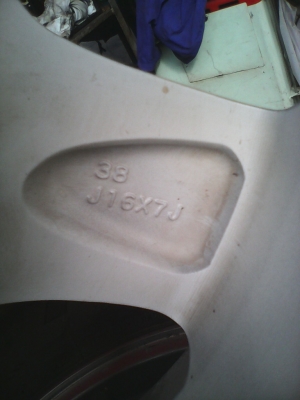 แม๊ก 6 รู  16X7J  MITSUBISHI ปาเจโร่ และ NAVARA  ยางBRIDGESTONE 265/70R16 ชุด 4 ล้อ TEL.081-427-3941