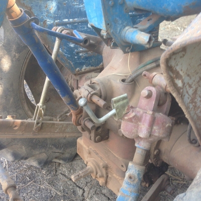 ขาย รถไถ ford รุ่น รวงข้าว 65 ใช้งานได้ ผานหน้าไม่มี ราคา 45,000 บ. 0855155980