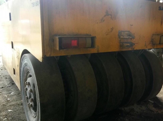 ขายด่วนรถบดล้อยาง9ล้อ SAKAI TS150 สภาพพร้อมใช้งาน เล่มทะเบียน