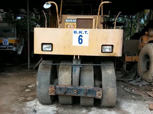 ขายด่วนรถบดล้อยาง9ล้อ SAKAI TS150 สภาพพร้อมใช้งาน เล่มทะเบียน