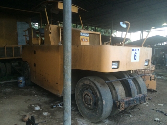 ขายด่วนรถบดล้อยาง9ล้อ SAKAI TS150 สภาพพร้อมใช้งาน เล่มทะเบียน