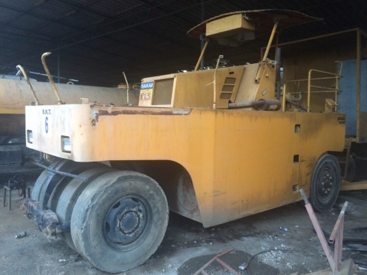 ขายด่วนรถบดล้อยาง9ล้อ SAKAI TS150 สภาพพร้อมใช้งาน เล่มทะเบียน