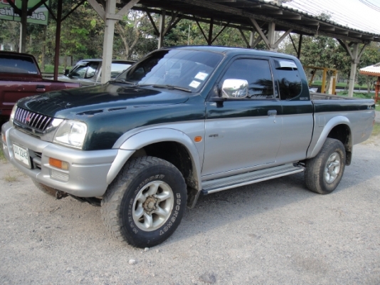 4WD ปี2000  เครื่องดี คัชชีสวย และมีรถราคาถูกๆๆๆราคาส่ง. ราคาพ่อค้า. เชิญชมรายละเอืยด.http://www.rodban.net/