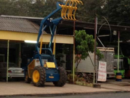 ขายรถคีบน้ำตาล 3 ล้อ