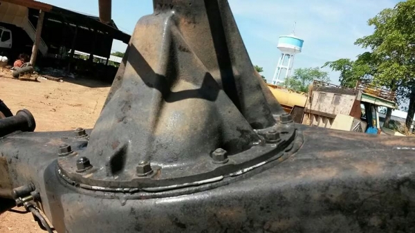 เสื้อเพลา เฟืองท้ายแคนเตอร์ FE 649 6 น๊อต สภาพดีมาก