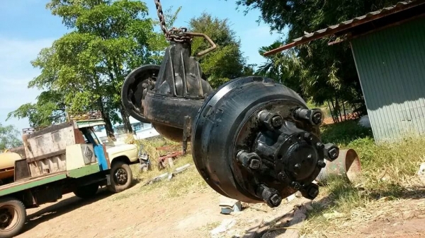 เสื้อเพลา เฟืองท้ายแคนเตอร์ FE 649 6 น๊อต สภาพดีมาก