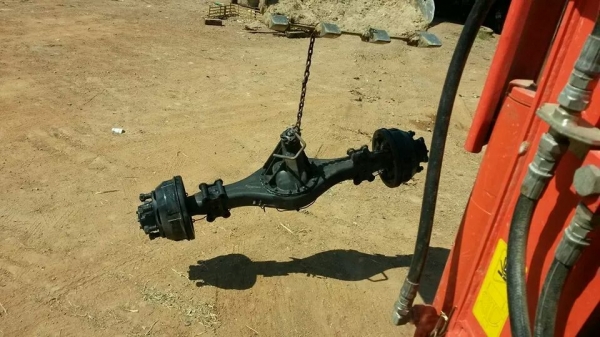 เสื้อเพลา เฟืองท้ายแคนเตอร์ FE 649 6 น๊อต สภาพดีมาก