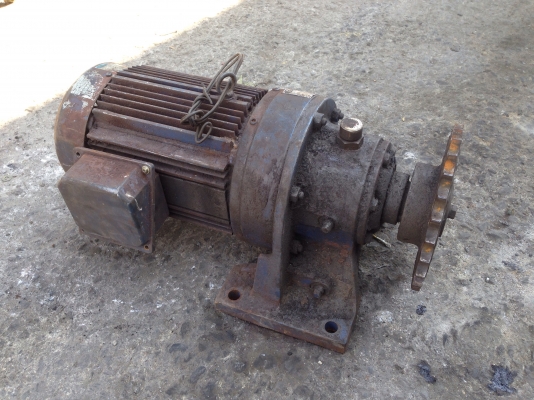 ขายมอเตอร์เกียร์ Cycro drive Sumitomo 5HP. 380V อัตราทด 1:17 สภาพดี(ยังไม่ได้ทำความสะอาด) วิ่งนิ่ม พร้อมใช้งาน