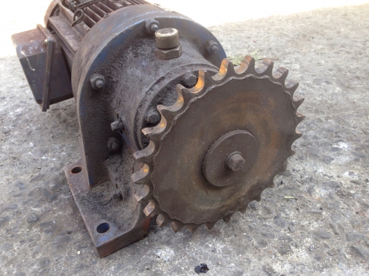 ขายมอเตอร์เกียร์ Cycro drive Sumitomo 5HP. 380V อัตราทด 1:17 สภาพดี(ยังไม่ได้ทำความสะอาด) วิ่งนิ่ม พร้อมใช้งาน