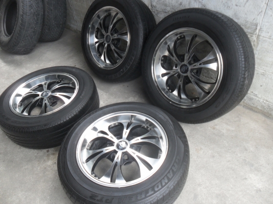 ล้อแม็ก 18นิ้ว 6รู พร้อมยาง สวยๆ 4 ล้อ ราคา 7500 บาท