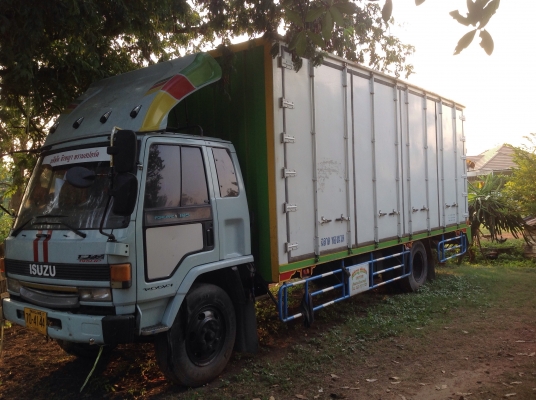 ขาย 6 ล้อ ร็อคกี้ 195 ตู้10 บาน ยาว 7.20m.