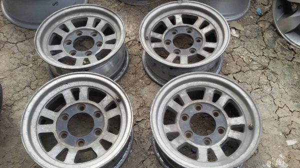 ล้อขอบ 14 6 รู ชุดล่ะ 2,500
