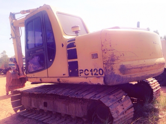 KOMATSU PC 120-6 Serial 46227 เอกสารใบอินวอยครบพร้อม เครื่องยนต์โคมัตซุแน่นดีแรงดีไม่มีเยิ้ม ปั๊มเดิมๆไม่มีโหลดครับ ภายในสะอาดคอนโทรลง่ายคล่องตัว ไฟฟ้าตัดมอเตอร์คันเร่ง หน้าจอครบพร้อม ช่วงล่างเอวแน่นดี โซ่บูทใบแทรกหนาดีประมาณ 70\% พร้อมใช้งานได้เลย ราคาต่อ