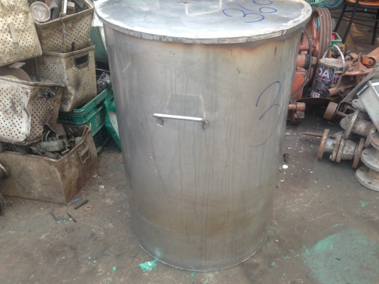 ขายถังสแตนเลส พร้อมฝาปิด ราคาถูก สภาพดี สูง32นิ้ว กว้าง 23.5นิ้ว